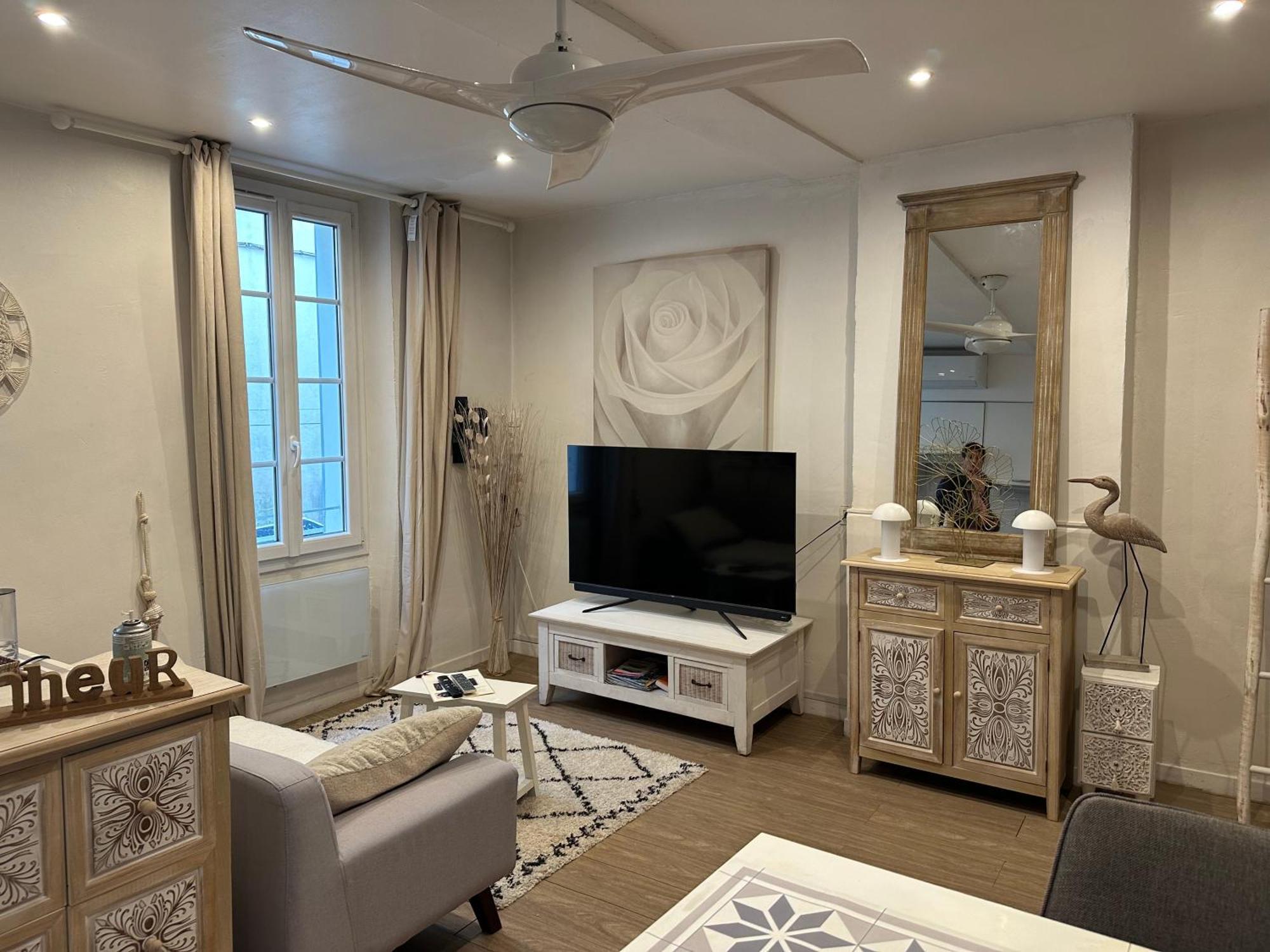 Studio Tt Equipe Parking Coeur Ville Sanary-sur-Mer Ngoại thất bức ảnh